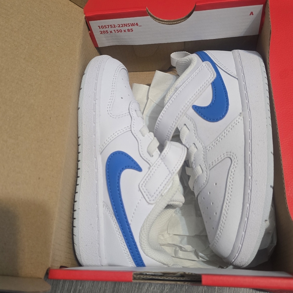 Nike Court Borough Low 2